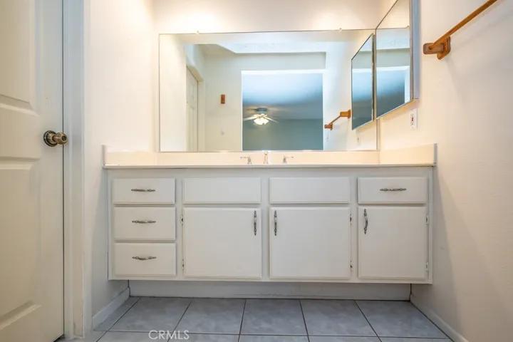 Bathroom vanity