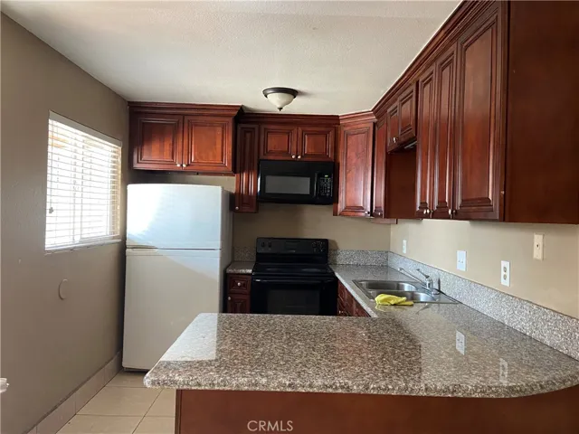 2748 Recent pic of kitchen