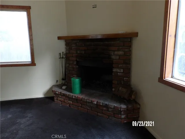 LIVING ROOM FIREPLACE.