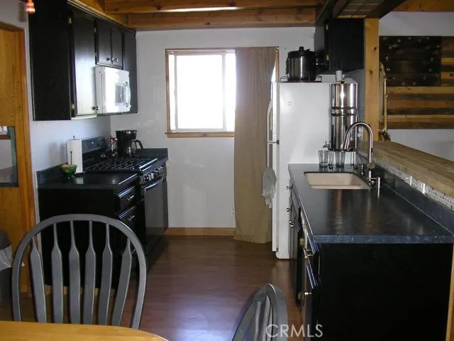 1401 Valley View Road, Pinon Hills, California 92372