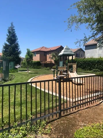 4386 W Artemisa Drive, Fresno, California 93722