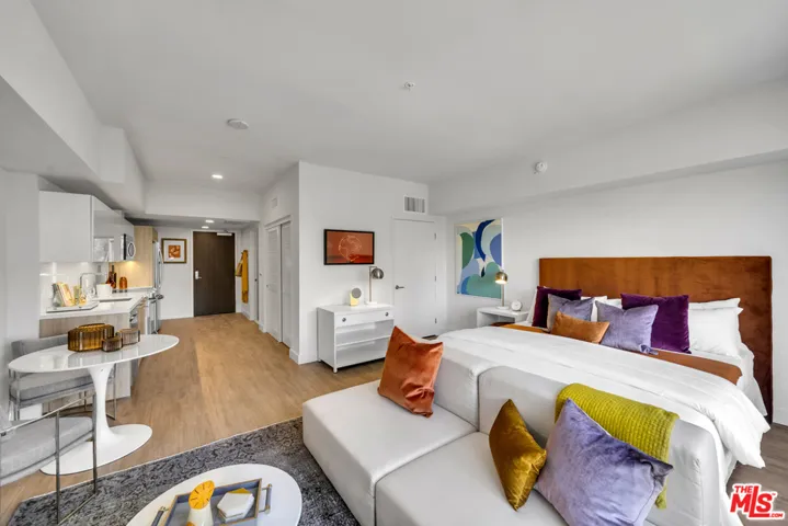2801 Sunset Place 345, Los Angeles, California 90005