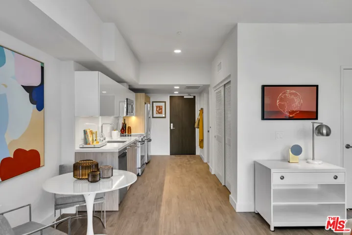 2801 Sunset Place 345, Los Angeles, California 90005