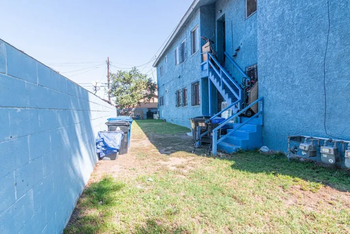 1475 E 56th Street, Los Angeles, California 90011