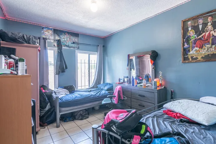1475 E 56th Street, Los Angeles, California 90011