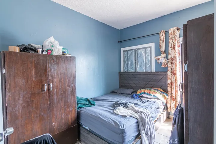 1475 E 56th Street, Los Angeles, California 90011