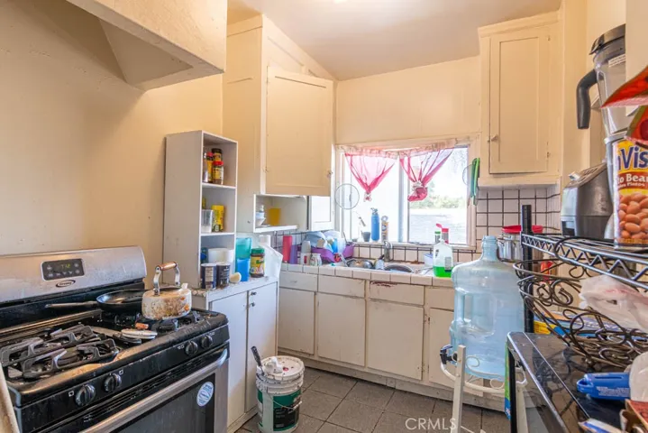 1475 E 56th Street, Los Angeles, California 90011