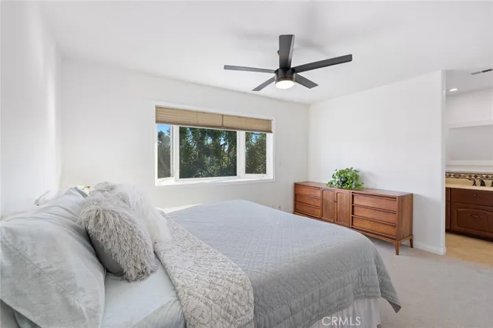 995 Modjeska Circle, Costa Mesa, California 92627