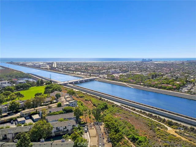 995 Modjeska Circle, Costa Mesa, California 92627