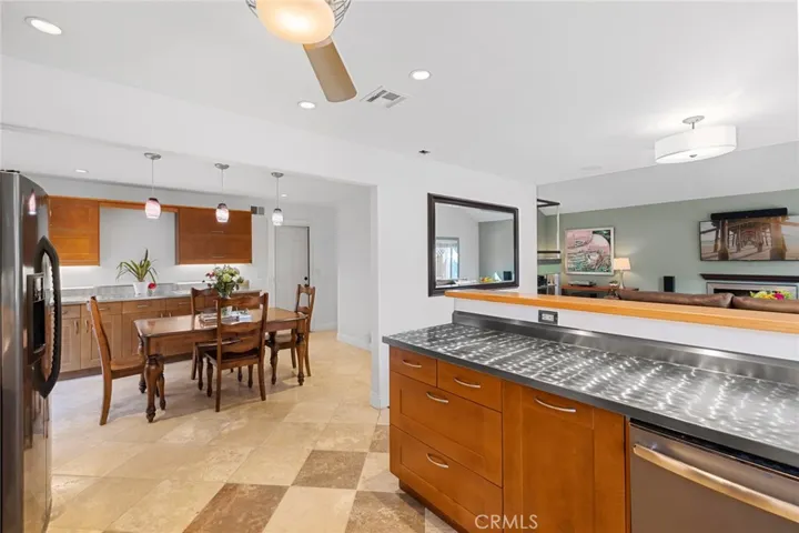 995 Modjeska Circle, Costa Mesa, California 92627