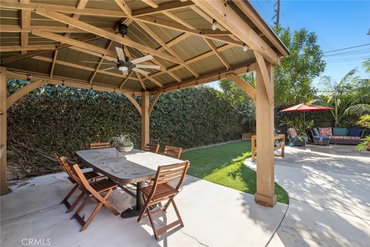 995 Modjeska Circle, Costa Mesa, California 92627