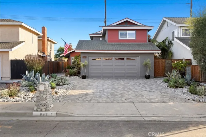 995 Modjeska Circle, Costa Mesa, California 92627