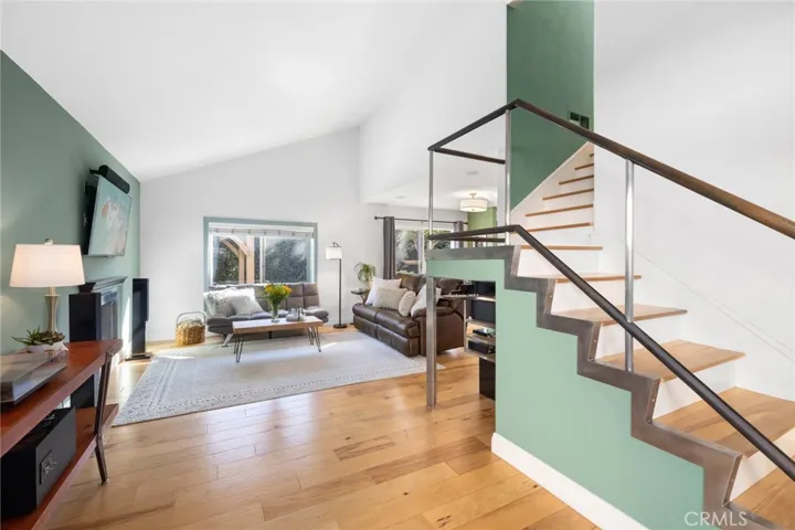 995 Modjeska Circle, Costa Mesa, California 92627