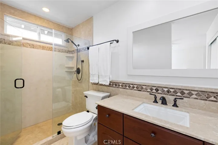 995 Modjeska Circle, Costa Mesa, California 92627