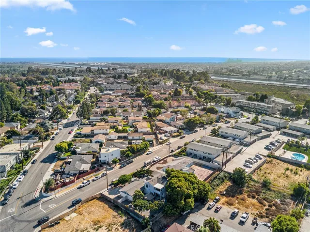 995 Modjeska Circle, Costa Mesa, California 92627