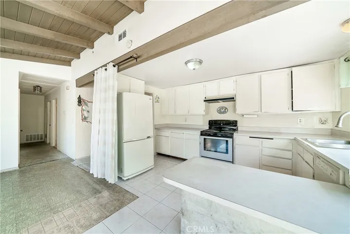 9345 Warbler Avenue, Fountain Valley, California 92708