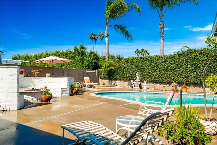 9345 Warbler Avenue, Fountain Valley, California 92708