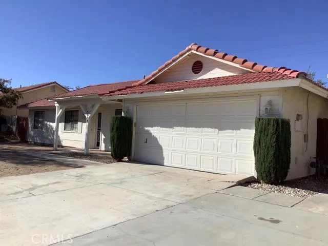 15518 Via Cartagena Street, Hesperia, California 92345
