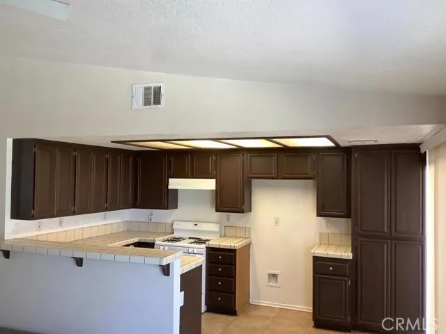 15518 Via Cartagena Street, Hesperia, California 92345