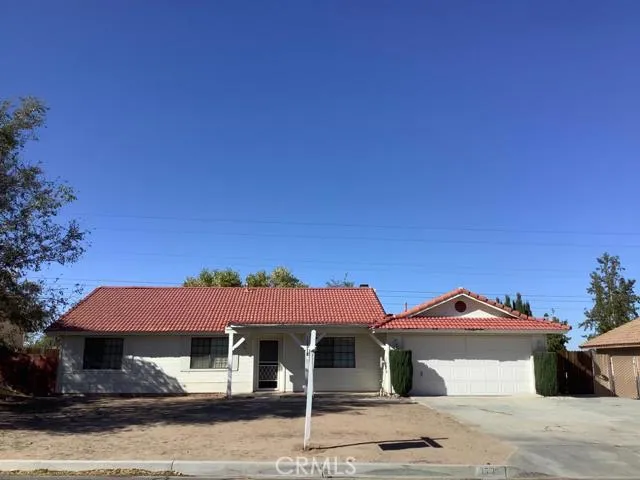 15518 Via Cartagena Street, Hesperia, California 92345