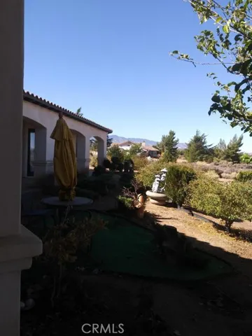 11572 Prairie, Oak Hills, California 92344