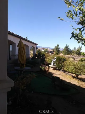 11572 Prairie, Oak Hills, California 92344