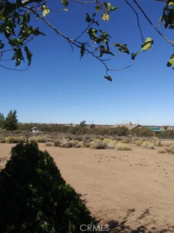 11572 Prairie, Oak Hills, California 92344