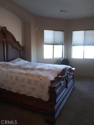 11572 Prairie, Oak Hills, California 92344