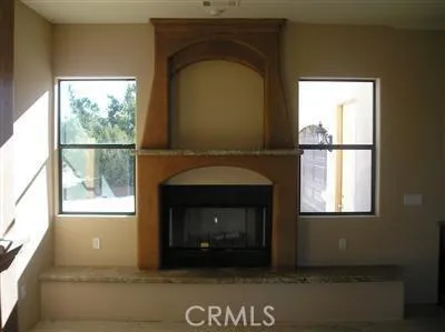 11572 Prairie, Oak Hills, California 92344