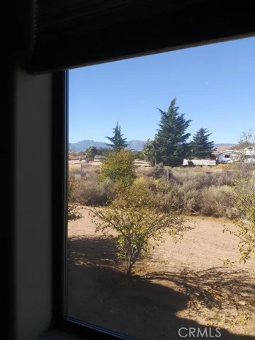 11572 Prairie, Oak Hills, California 92344