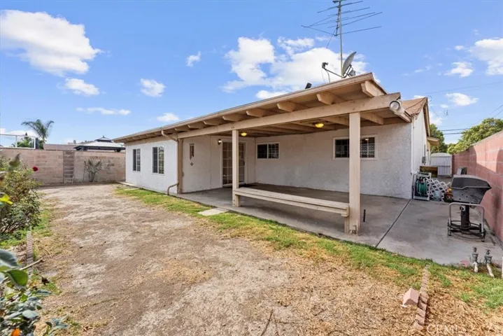 20602 Roseton Avenue, Lakewood, California 90715