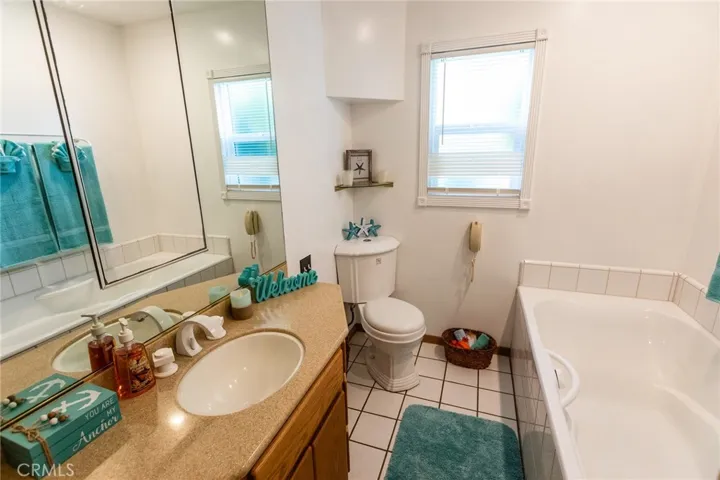 1340 E Washington Street, Long Beach, California 90805