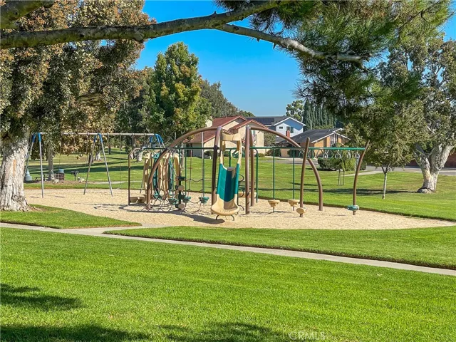 10688 La Tehama Circle, Fountain Valley, California 92708