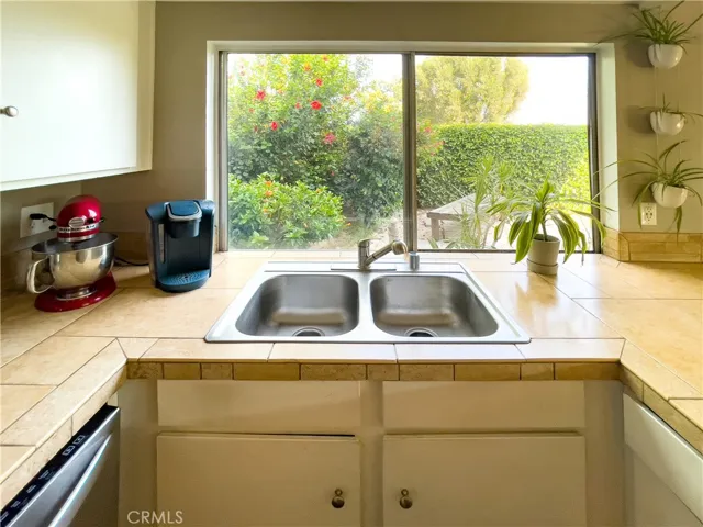 10688 La Tehama Circle, Fountain Valley, California 92708