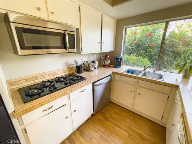 10688 La Tehama Circle, Fountain Valley, California 92708