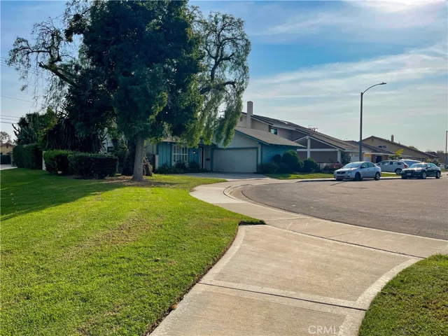 10688 La Tehama Circle, Fountain Valley, California 92708