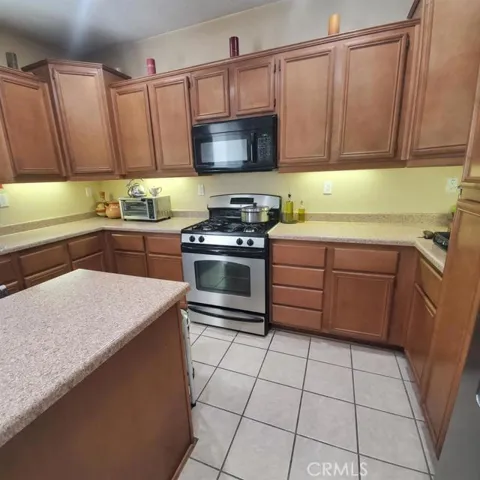 13727 Andean Court, Victorville, California 92394