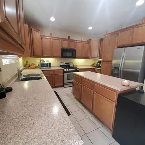 13727 Andean Court, Victorville, California 92394