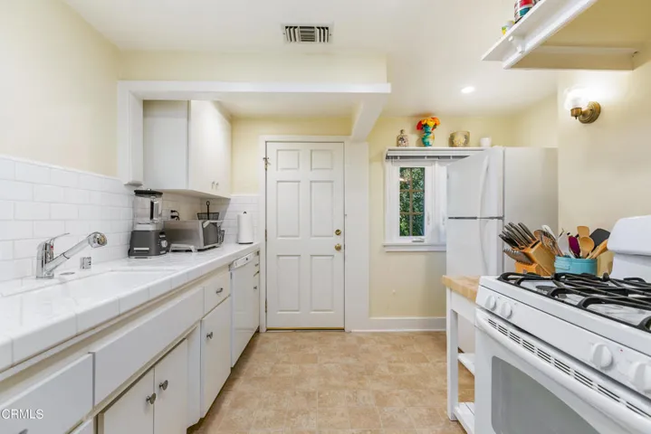 2975 1/2 Santa Anita_Kitchen