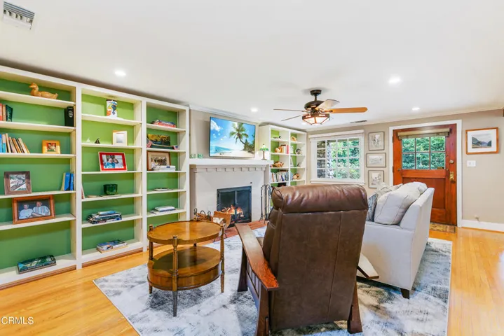 LivingRoom_2975SantaAnitaAve_006_FLEXMLS