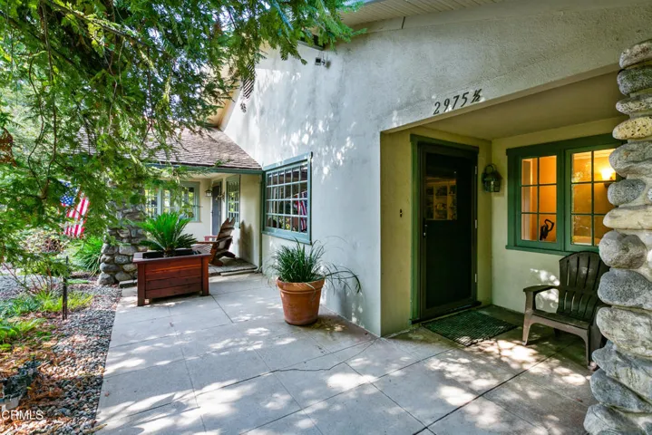 Entrance to 2975 1/2 Santa Anita