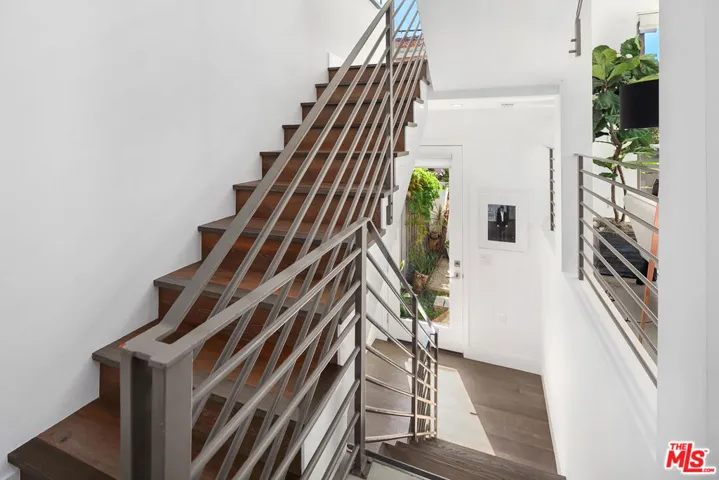 4141 Duquesne Avenue 5, Culver City, California 90232