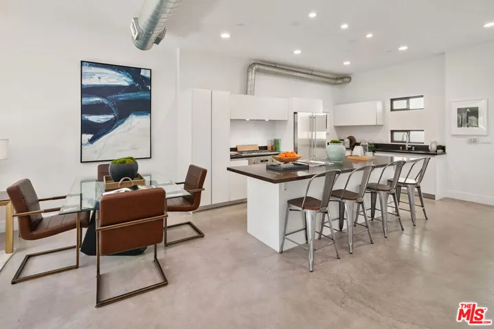 4141 Duquesne Avenue 5, Culver City, California 90232