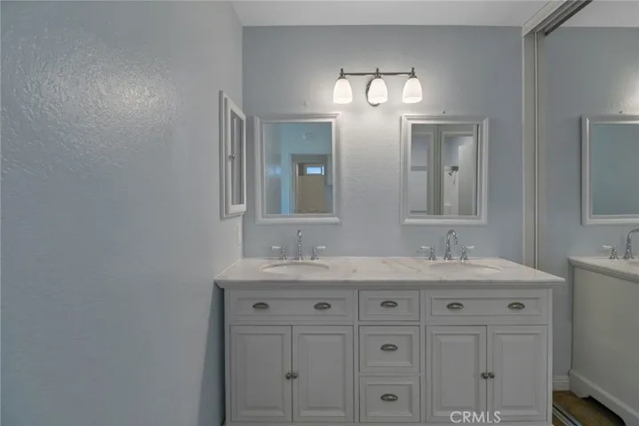 15 Southampton, Irvine, California 92620