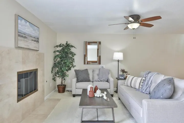 , Hollister, California 95023