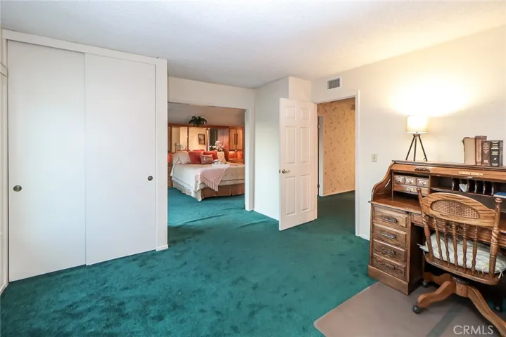 Bedroom or Offie off the Primary Bedroom