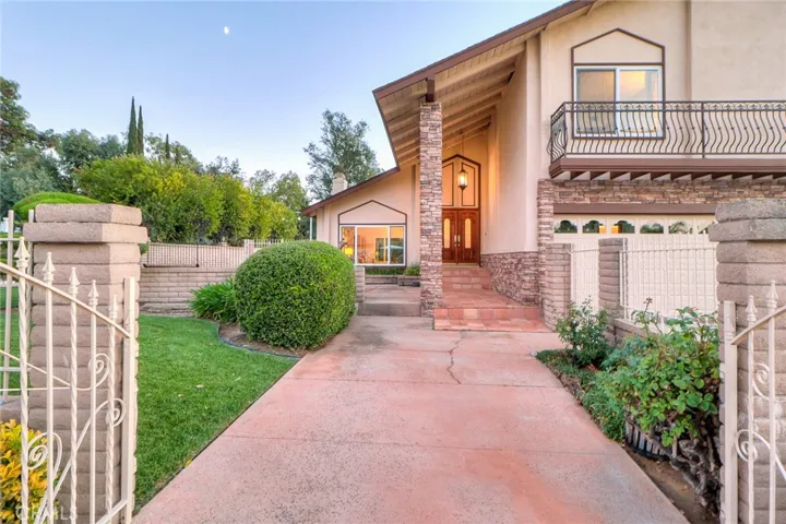1106 Via Esperanza, San Dimas, California 91773