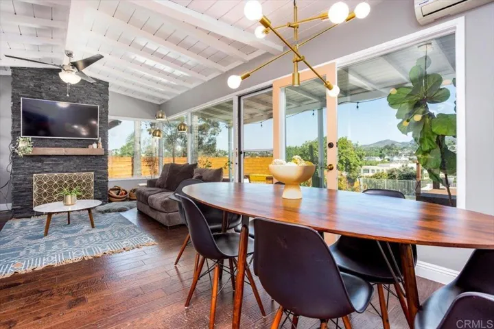 320 Ocean View Dr, Vista, California 92084