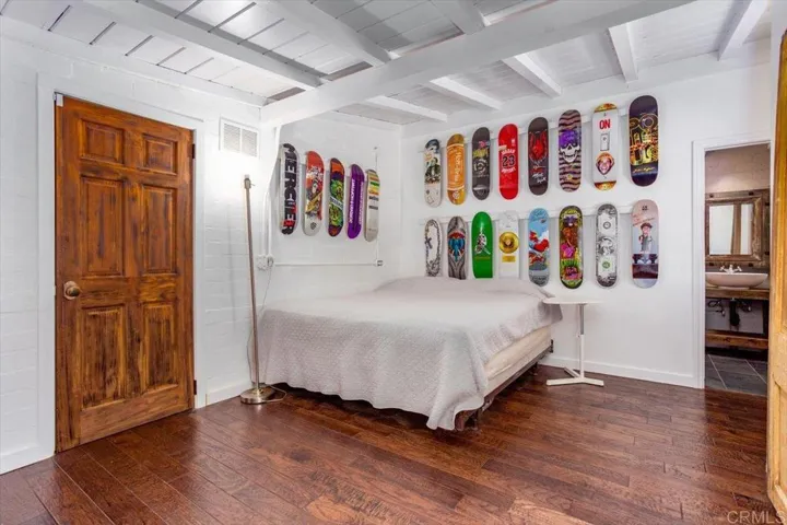 320 Ocean View Dr, Vista, California 92084