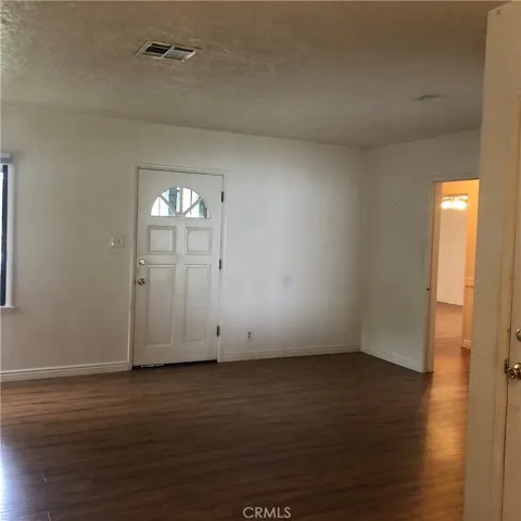 18424 Calvert Street, Tarzana, California 91335